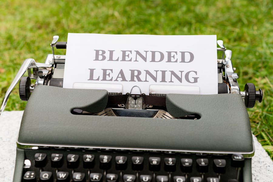hybrid learning vs blended learning